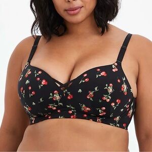Torrid black cherry push up plunge wireless bra 42DDD